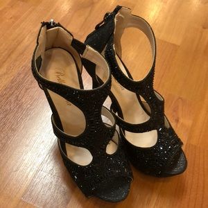 Bella Luna high heels with zipper back, sequins